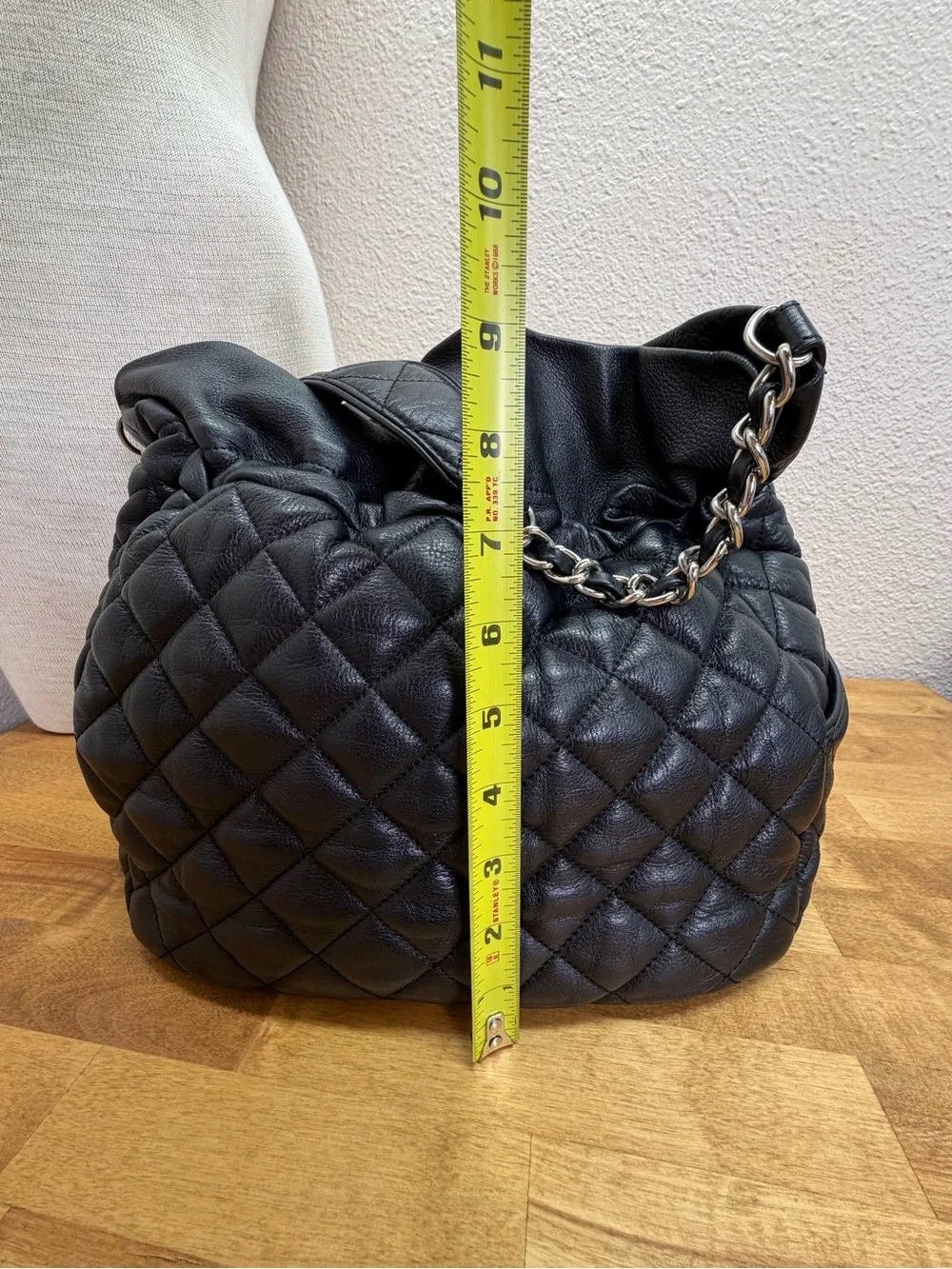 Bimba y Lola Summer 2010 Black Quilted Leather Drawstring Bucket Shoulder Bag - Picture 8 of 13
